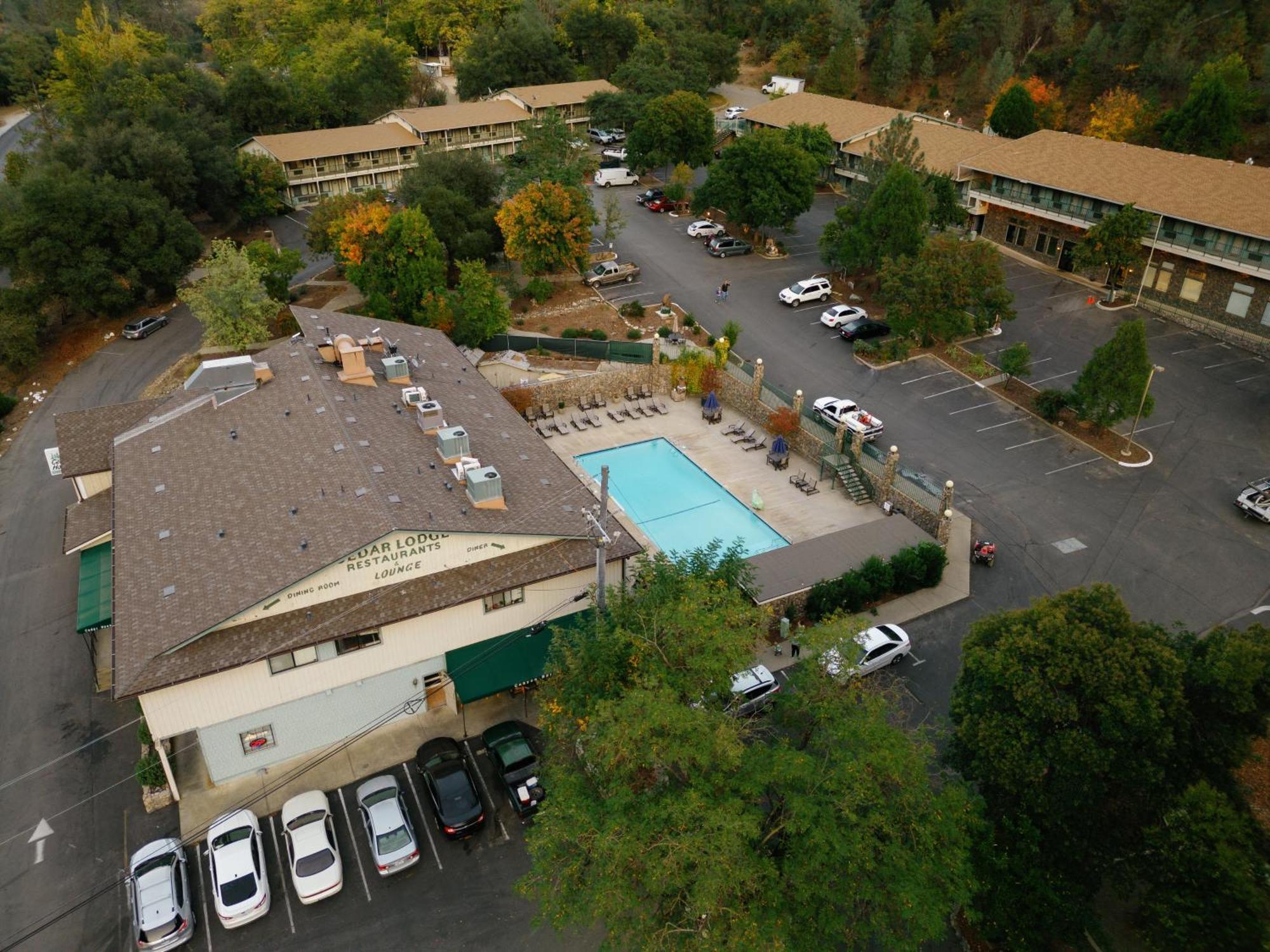 Cedar Lodge Ел Портал Екстериор снимка